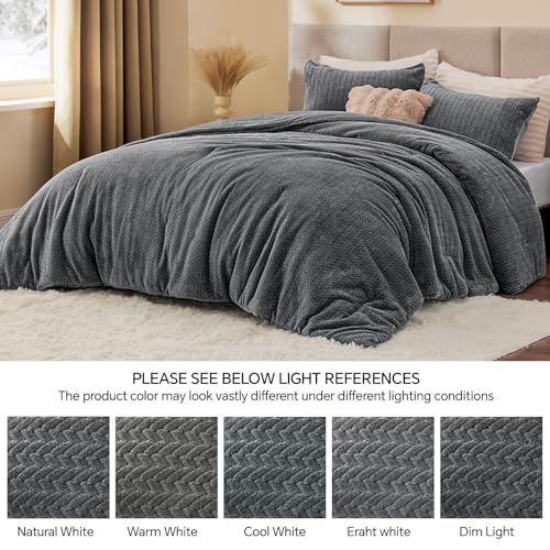 Reversible Knitted Flannel at Velvet Comforter Set – 3D Leaf Texture 3-Piece Bedding Set